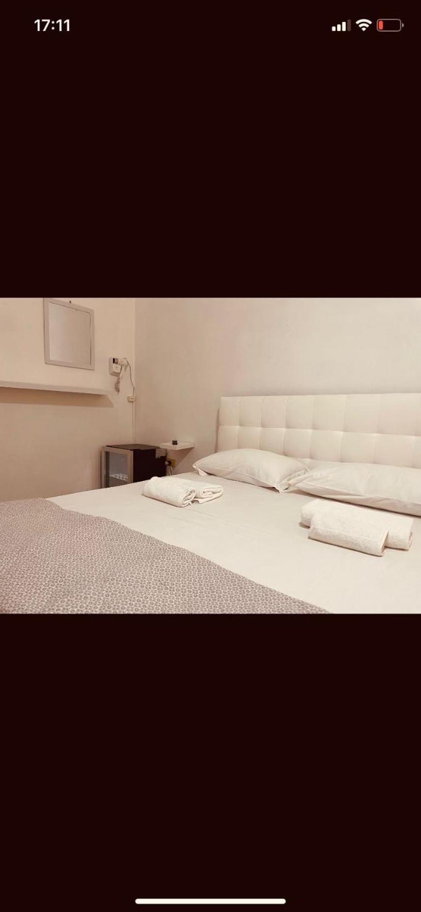 Hostel BB La Fenice Neapel Exterior foto